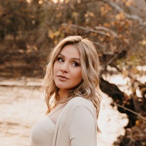 Meet your Posher, Chrissy